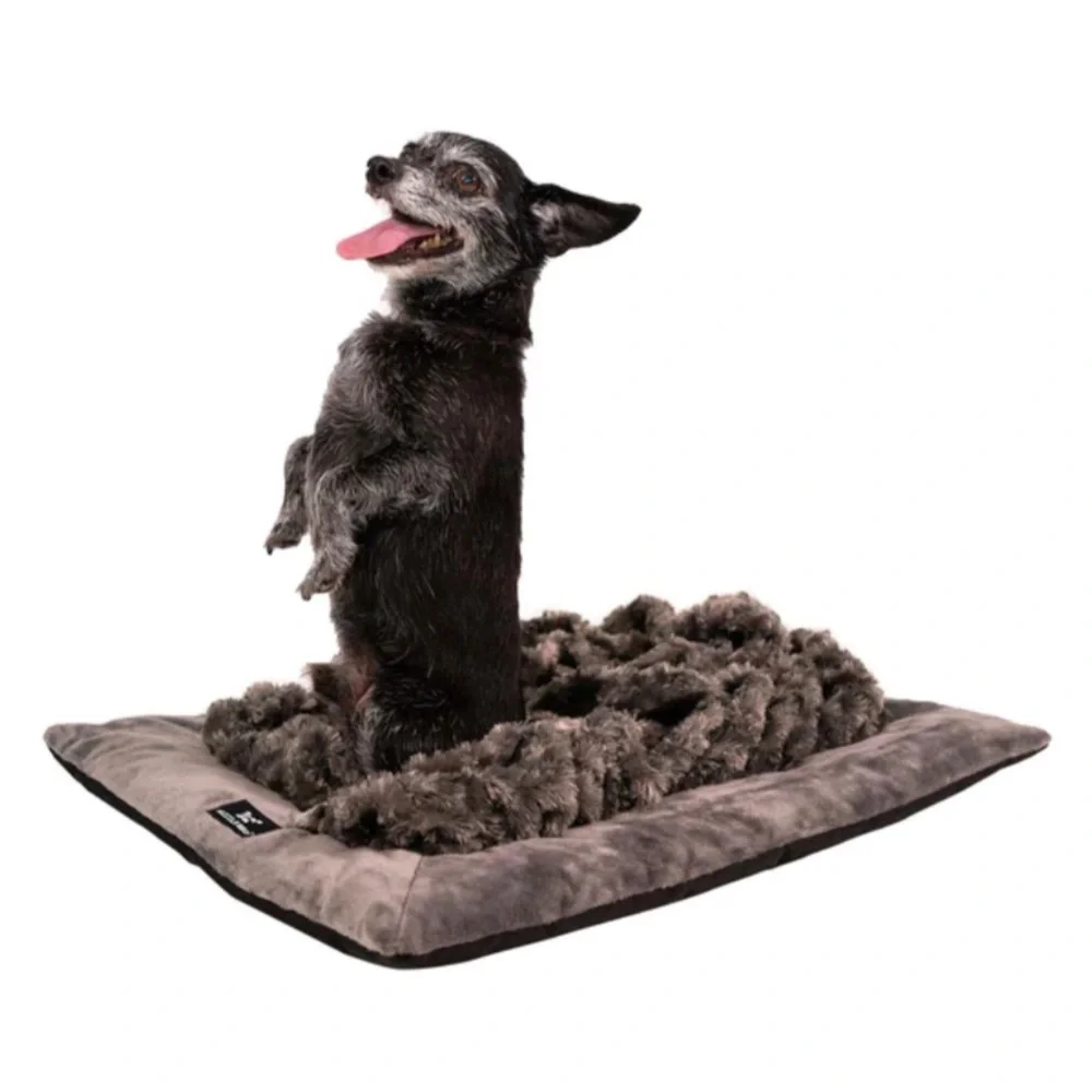 DOG /CAT BED WITH OVERSIZED FAUX FUR TOP